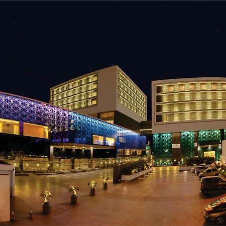 Orange Megastructure Llp Hotel Surat Exterior photo