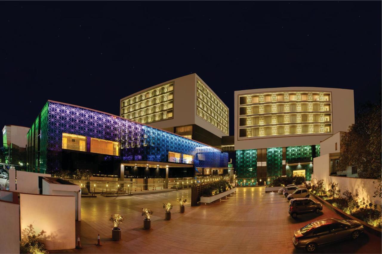 Orange Megastructure Llp Hotel Surat Exterior photo